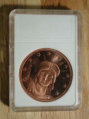 2011 Statue Of Liberty 1 oz Copper token NICE !
