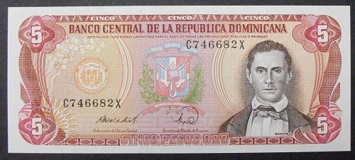 Dominican Republic P118c 5 Pesos Oro UNC64