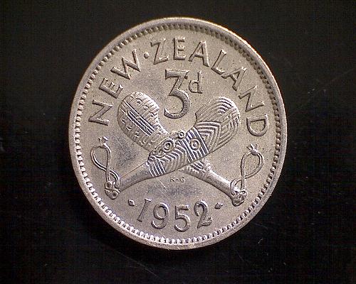 1952  NEW ZEALAND  THREE PENCE