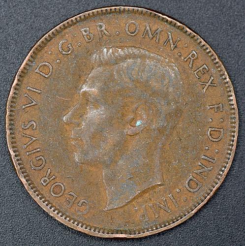 1942 K.G. Australian Penny Y, 97% copper. 4 photo's  V1P3R4