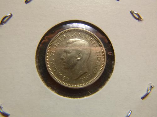 AUSTRALIA 1943 P 3 PENCE