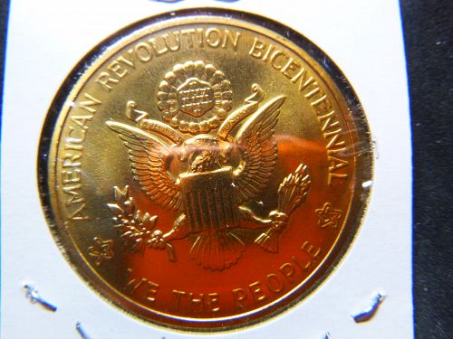 AMERICAN REVOLUTION BICENTENNIAL 1776-1976 GOLD PLATED COIN