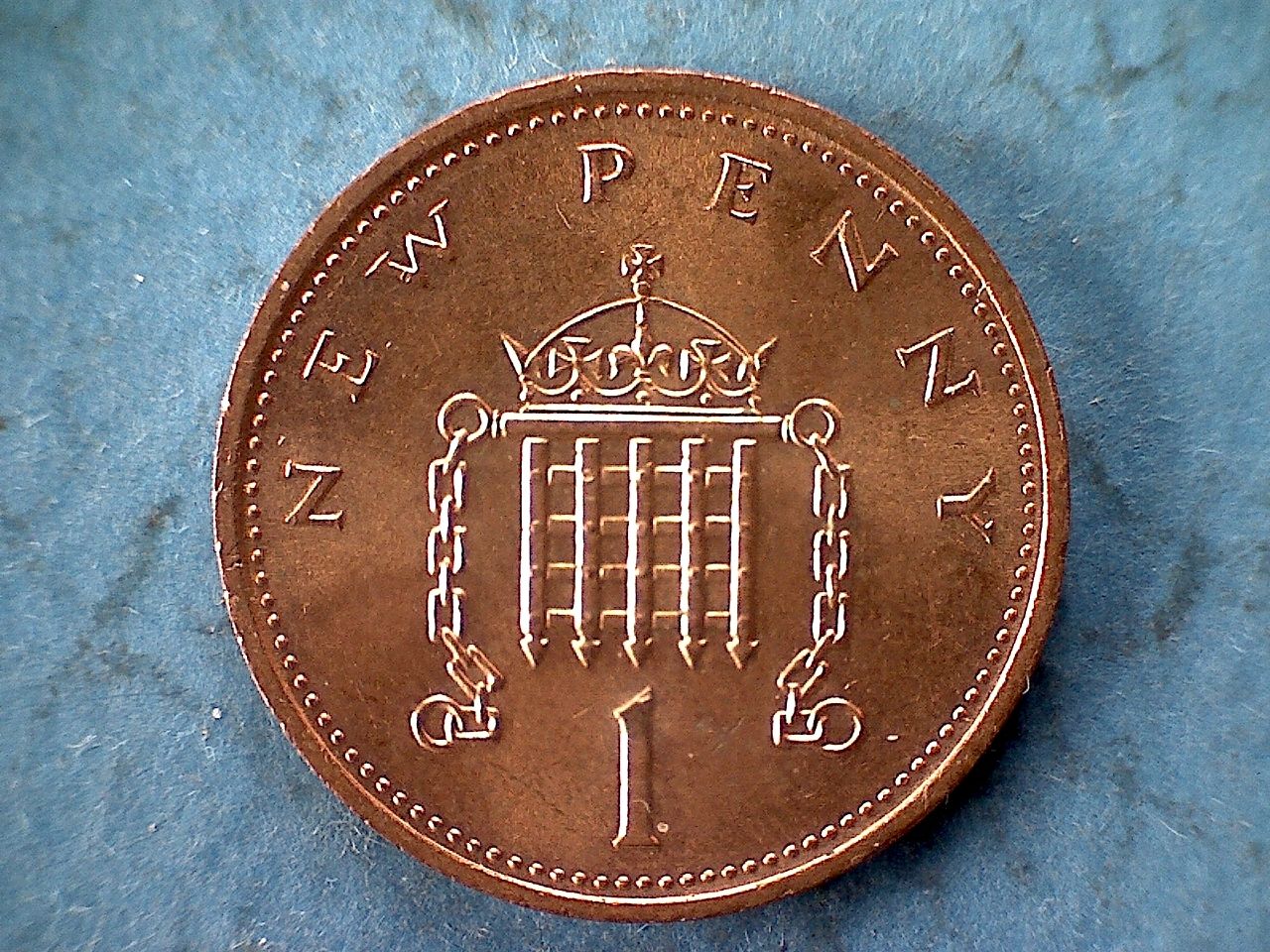 1971 GREAT BRITAIN ONE NEW PENNY QUEEN ELIZABETH 11 BRONZE - For Sale