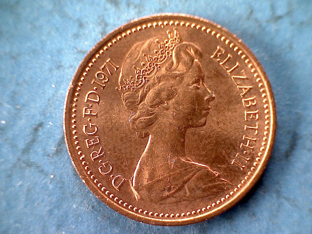 1971 GREAT BRITAIN ONE NEW PENNY QUEEN ELIZABETH 11 BRONZE - For Sale